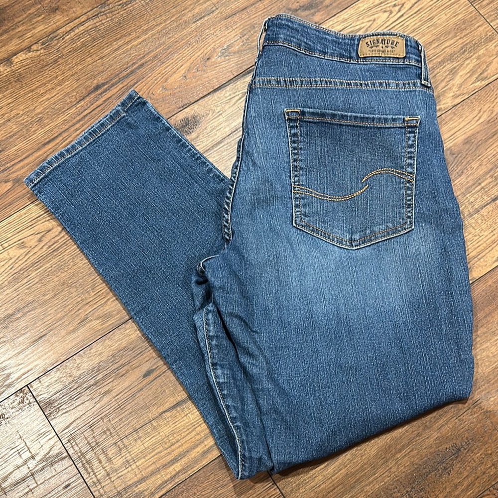 Signature Blue women’s Straight Jeans